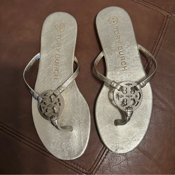 Tory Burch Miller Knotted Thong Sandal - Gold Spark - Women’s 6M - Picture 2 of 8